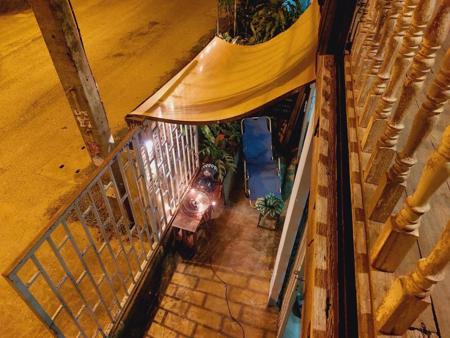 Hostelbed And Retreat Phitsanulok Exterior photo